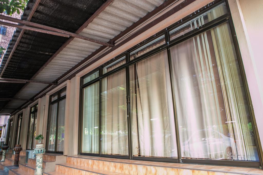 United Place Bangsaen Екстериор снимка